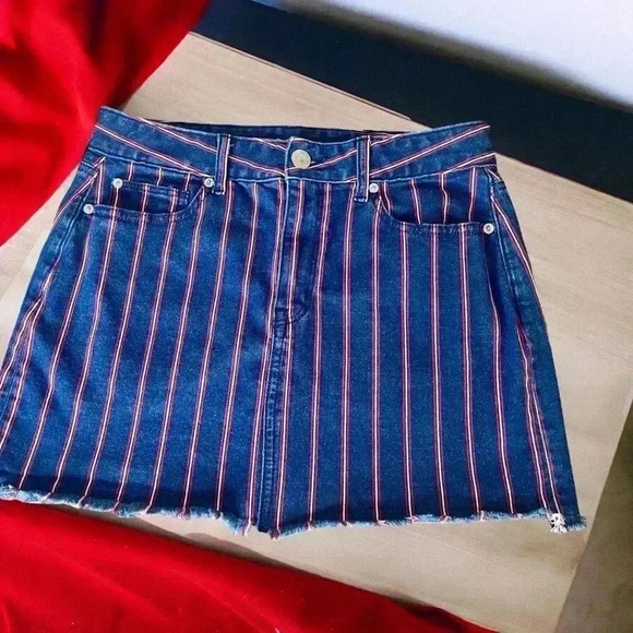 American Eagle || Denim Mini Skirt Red White & Blue Stripes Raw Edges Size 10 - Picture 2 of 5
